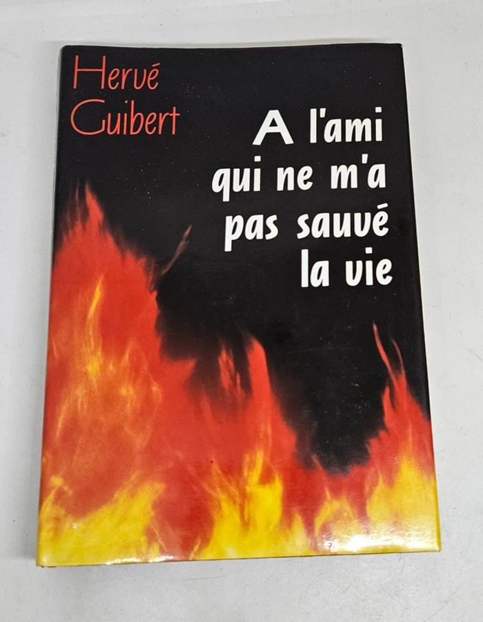 "À l'ami qui ne m'a pas sauvé la vie", de Hervé Guibert.
278 pages.
ISBN : 2.7242.6298.0
