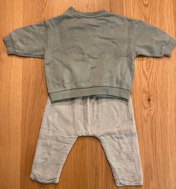 Ensemble bébé pull et pantalon vert kaki