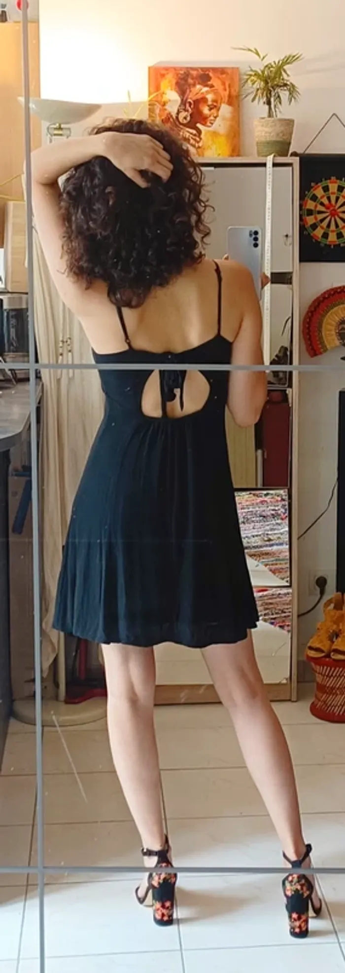 Petite robe noire nouée - photo numéro 3