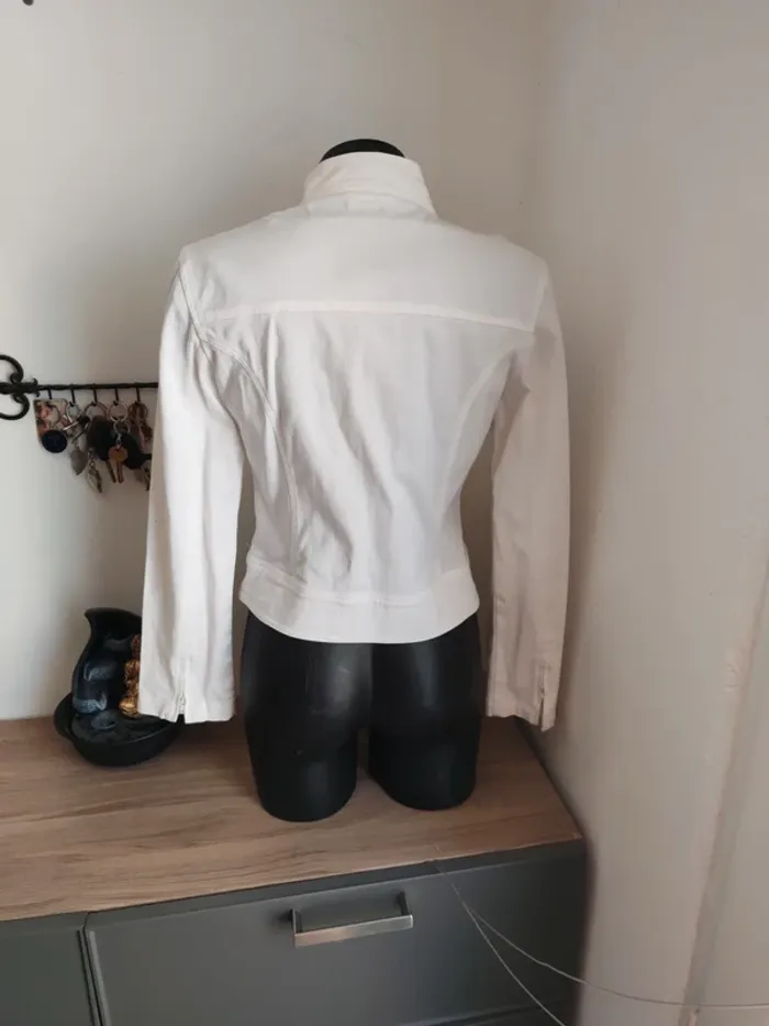 🧥 Veste femme blanche – Taille 40 – Coton majoritaire – Fermeture zippée - photo numéro 3