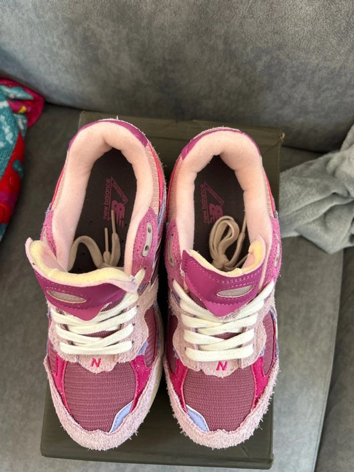 Baskets New Balance 2002R rose - photo numéro 2
