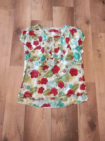 Chemisette/tee-shirt tissaia 4 ans en TBE