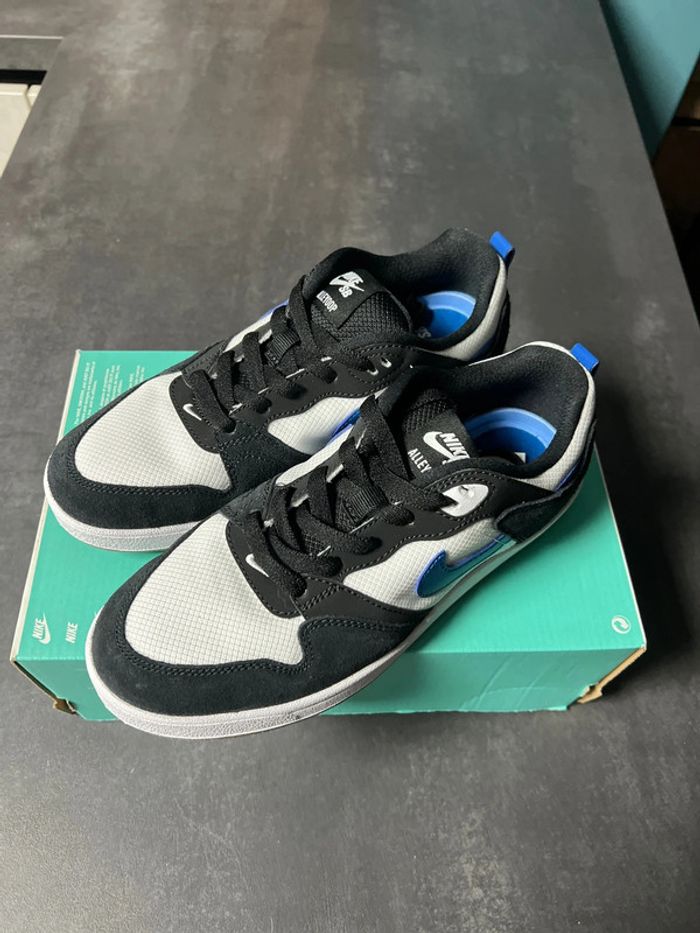 Basket Nike taille 38 - photo numéro 4