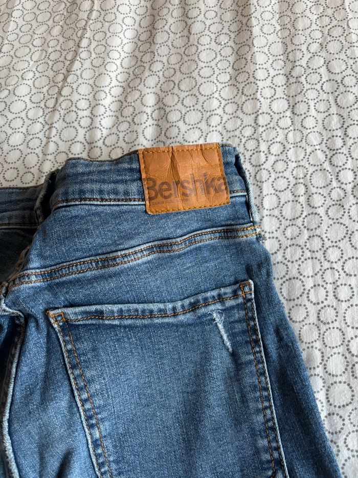 Jean bleu Bershka - photo numéro 2