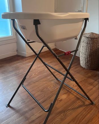 Baignoire bébé avec pieds