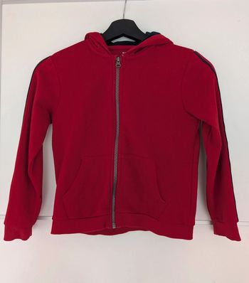 Veste à capuche rouge taille 8 ans Kiabi