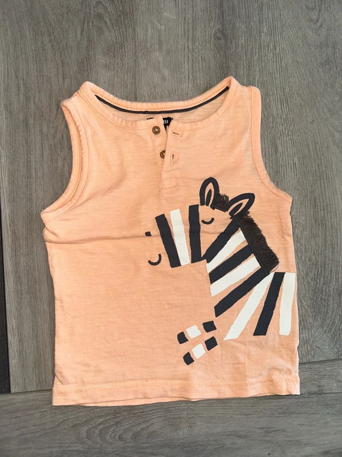 Jeans et t-shirt - photo numéro 5