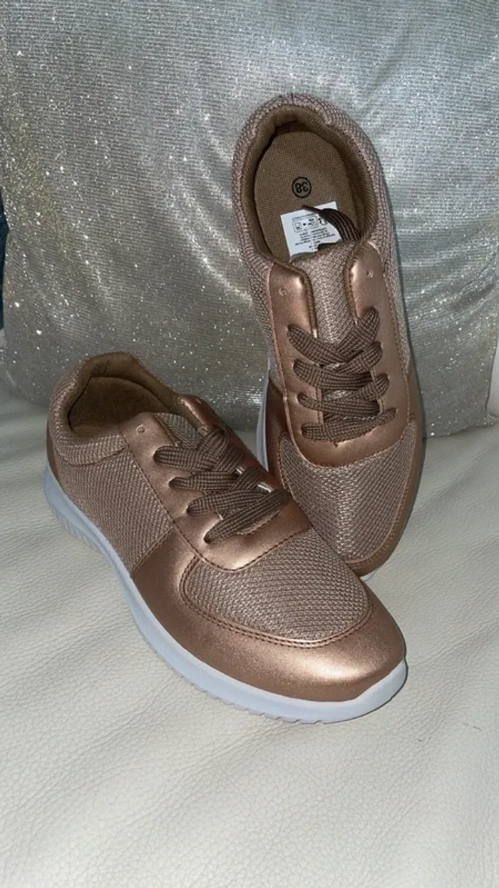 Baskets Femme Neuves Rose Gold/Cuivrées Taille 38 - Style Urbain Élégant