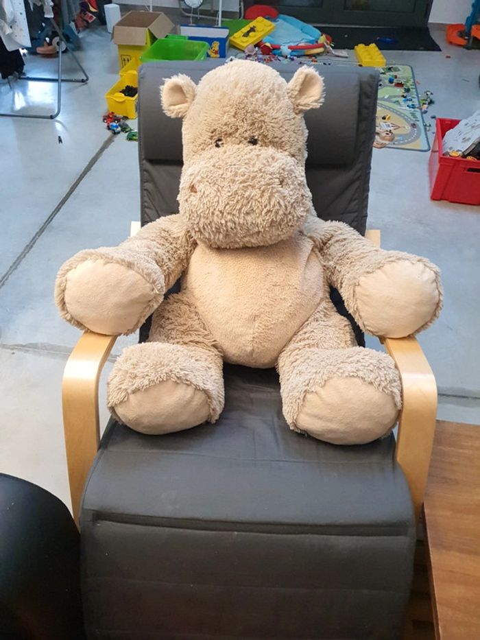 Grande peluche hippopotame