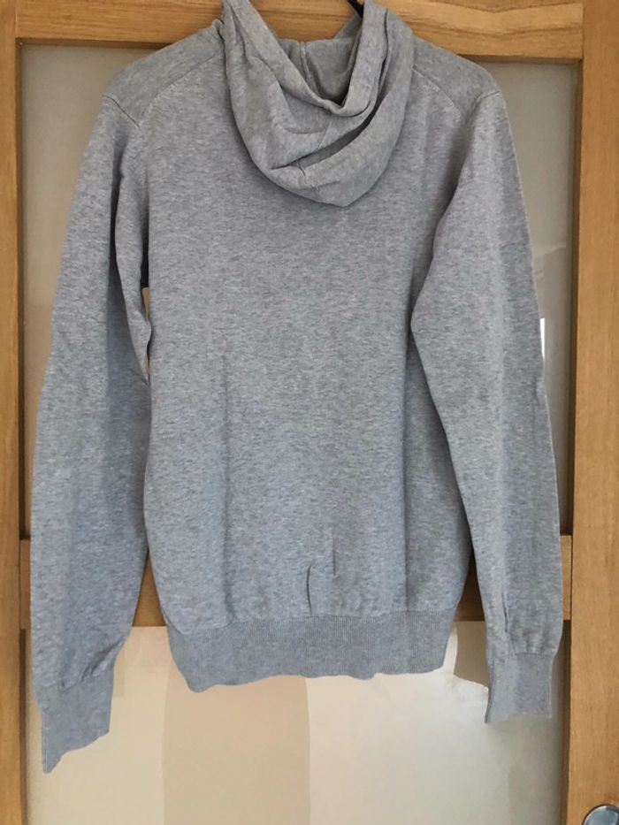 Pull à capuche gris - photo numéro 3