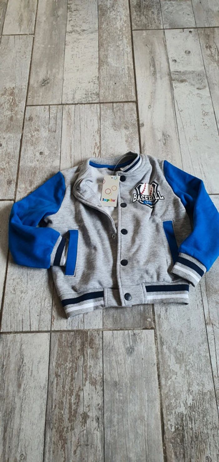 Veste lupilu 4 ans en très bon état