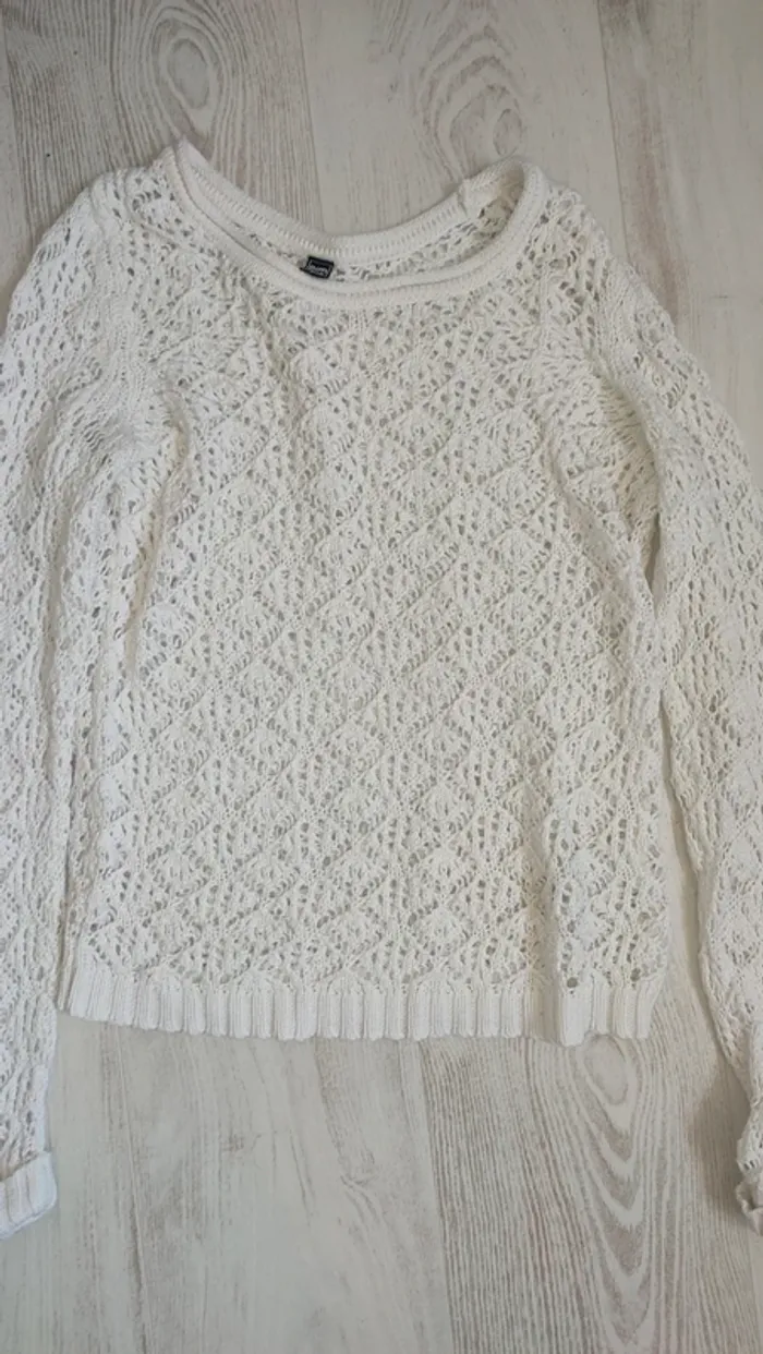 Pull blanc dentelle