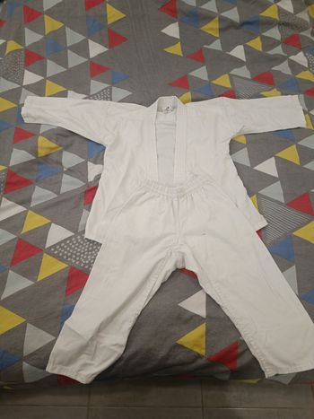 Tenue de karaté 130 cm. 