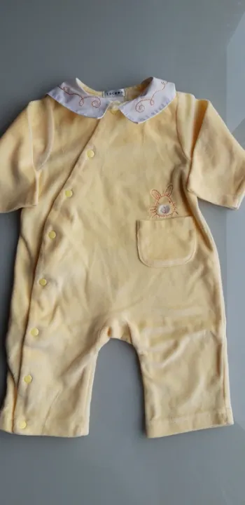 Pyjama ou tenu taille 60