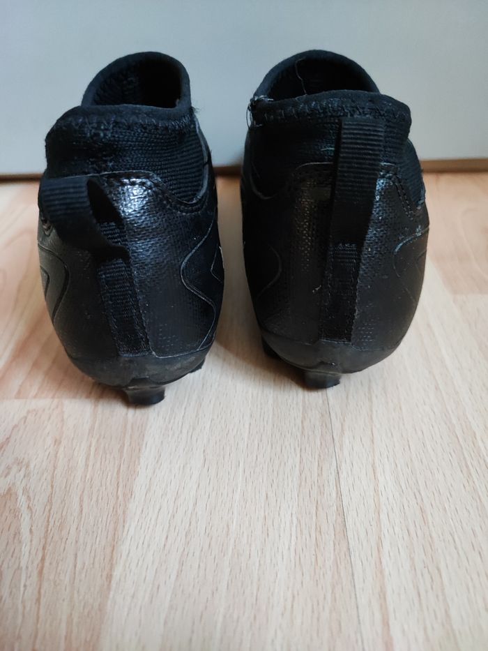 Chaussures de football moulées enfant ULTRA 5 MATCH+ Noir en Pointure 32 - photo numéro 7