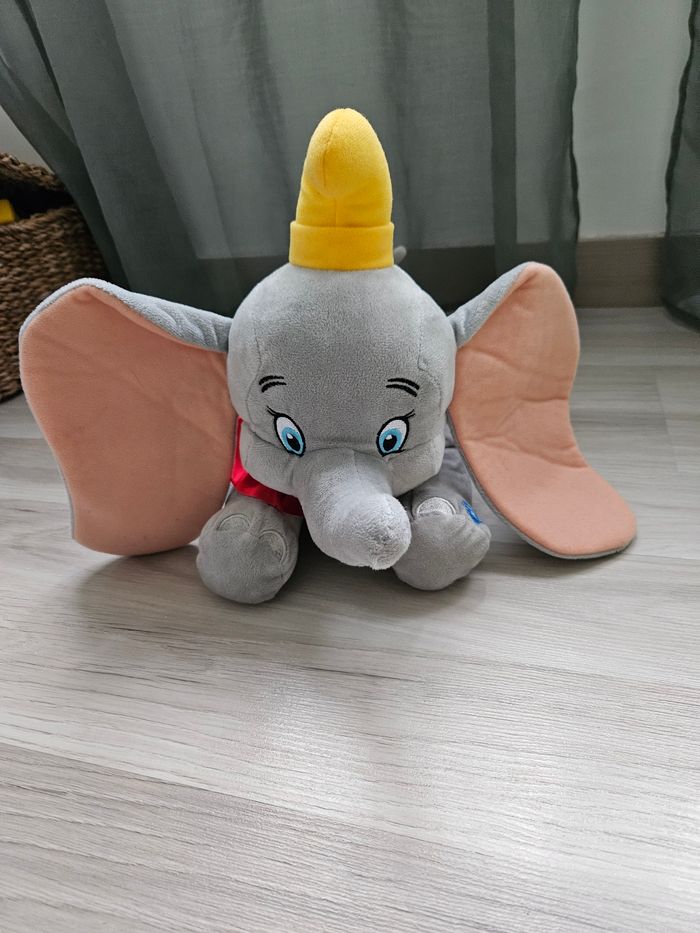 Dumbo peluche interactive