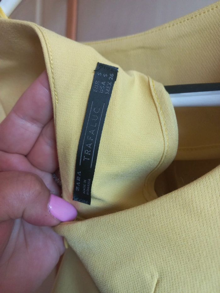 robe jaune - photo numéro 5