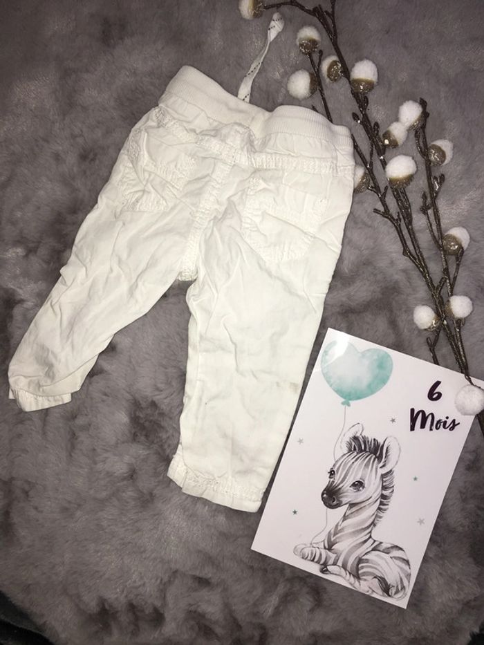 Lot pantalon et short blanc 6 mois - photo numéro 5