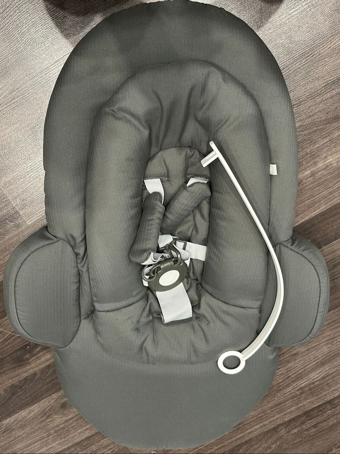 Transat steps Stokke blanc et gris neuf jamais utilisé - photo numéro 3