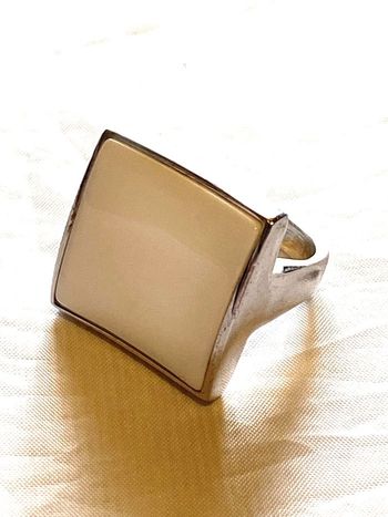Grosse Bague Gros Carré Blanc Plat Creux Circulaire Façade Bijou Argenté Fantaisie Femmes