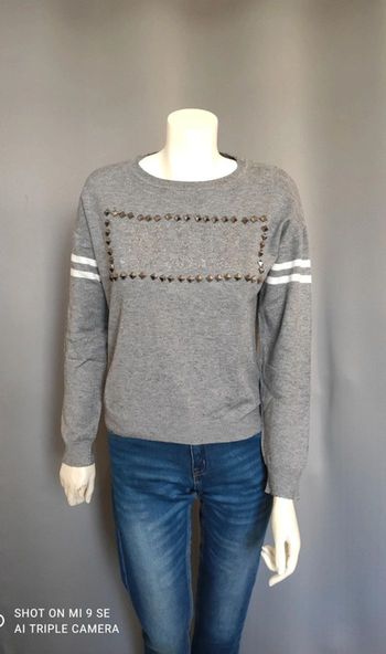 Pull gris taille 40 très bon état sans marque