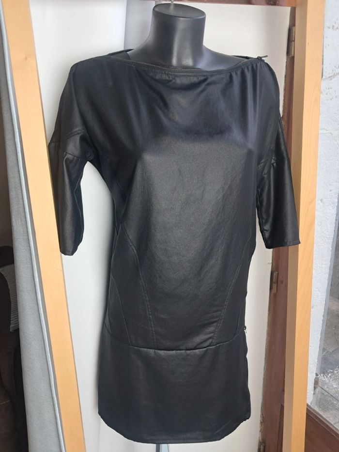 Ikks robe noire T.36 en tbe - photo numéro 3