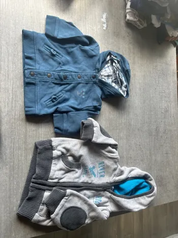 Lot gilet 6 mois