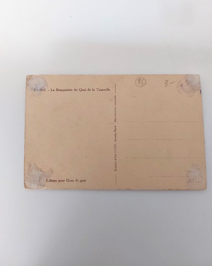 Paris ancienne carte postale CPA noir et blanc le bouquiniste du quai de la Tournelle Yvon - photo numéro 2