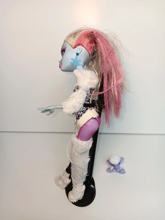 Poupée Monster High Abbey Bominable First édition avec sa figurine - photo numéro 6