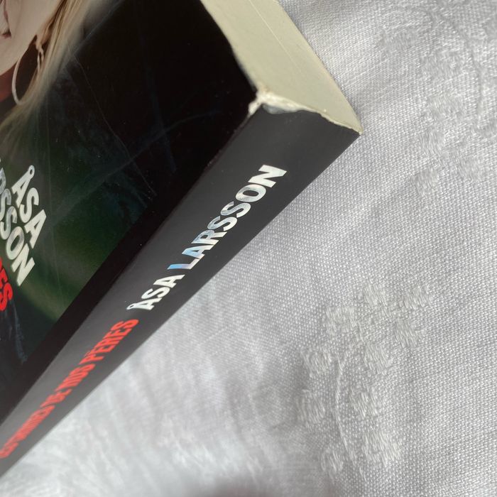Livre roman les crimes de nos pères Asa Larsson Albin Michel - photo numéro 3