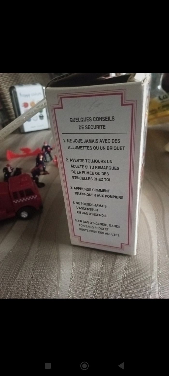 Mon camion de pompier Damart - photo numéro 4