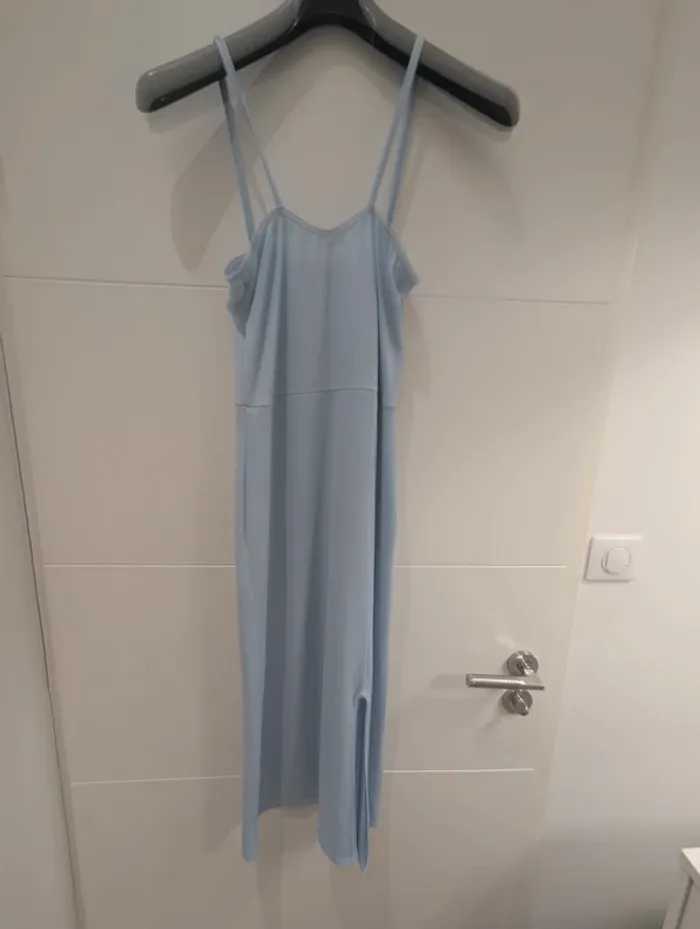 Robe moulante bleu ciel - photo numéro 2