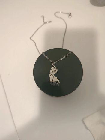 Collier femme enceinte
