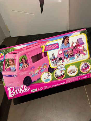Camping car Barbie neuf