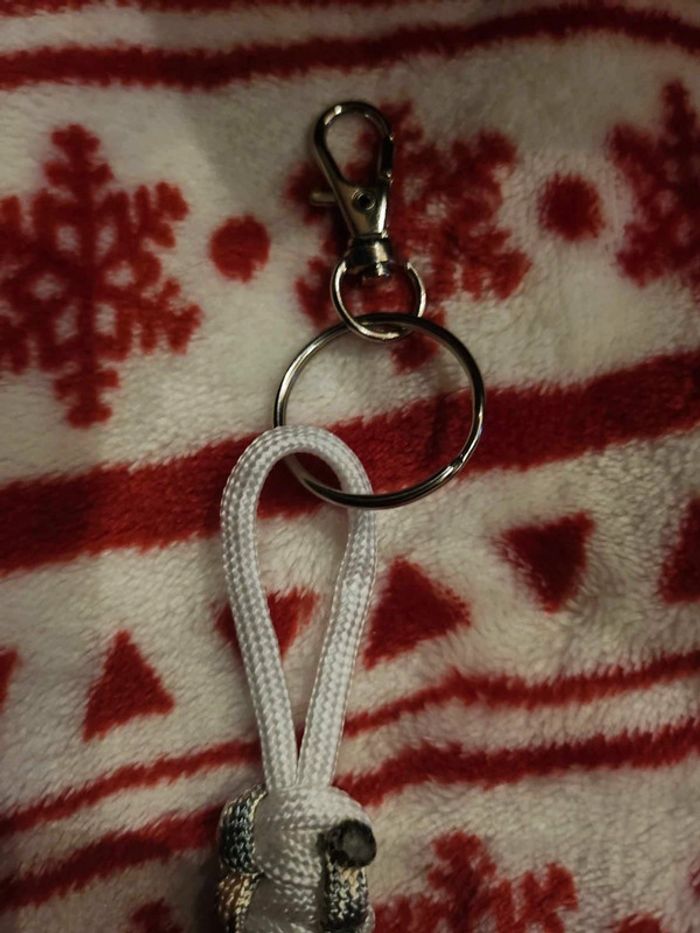 Porte clés en paracorde fait main - photo numéro 4