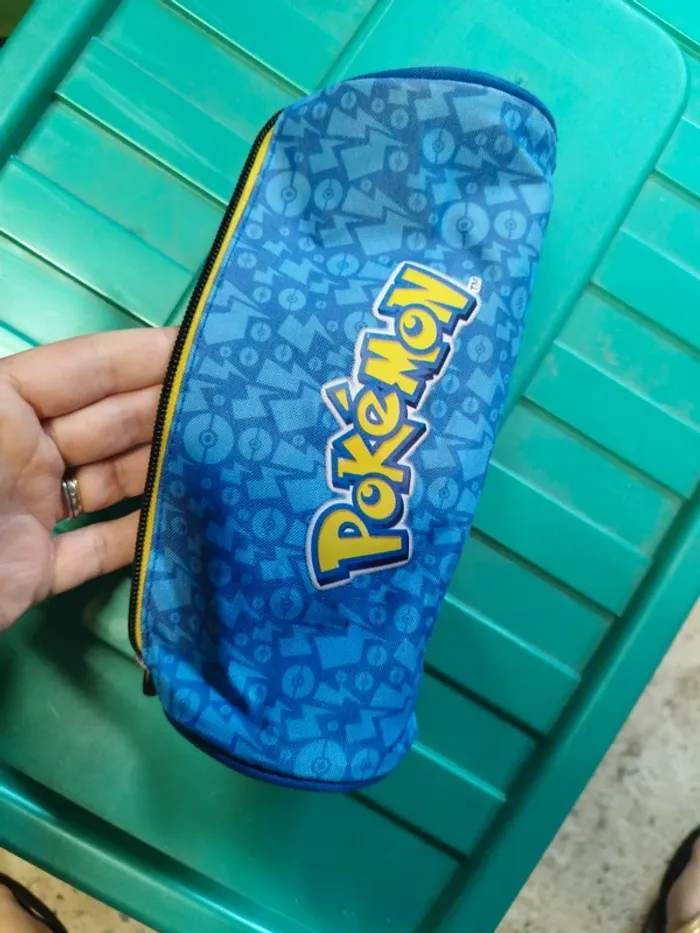 Trousse pokémon - photo numéro 3