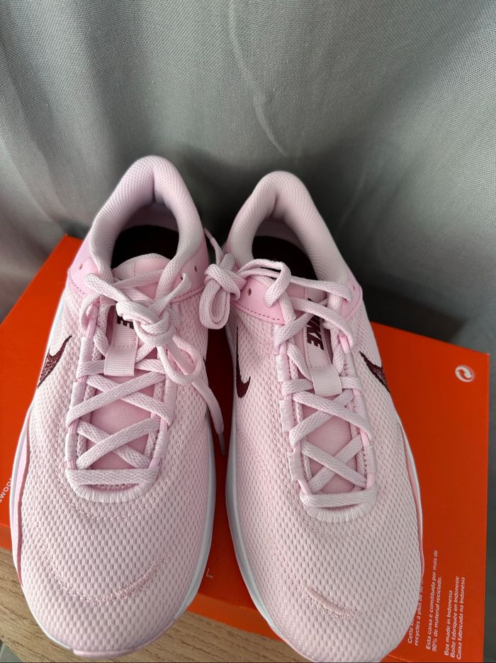 Nike Legend Essential 3nn - Taille 39 - neuve dans leur boite - photo numéro 5