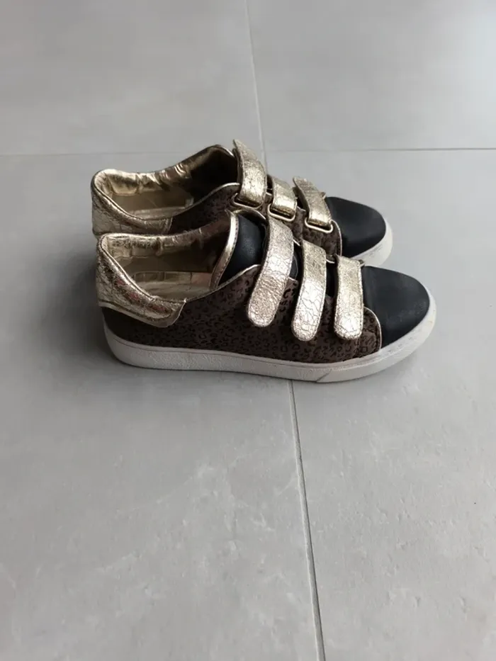 CL11 - chaussures léopard dorées et noires - 37