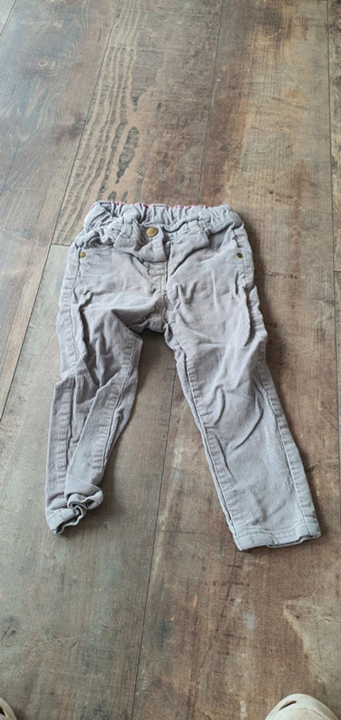 Pantalon kidkanai 24 mois en très bon état