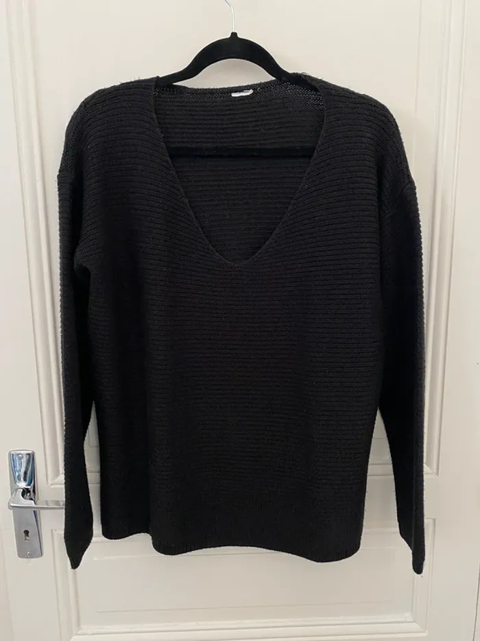 Pull noir col V Véro Moda