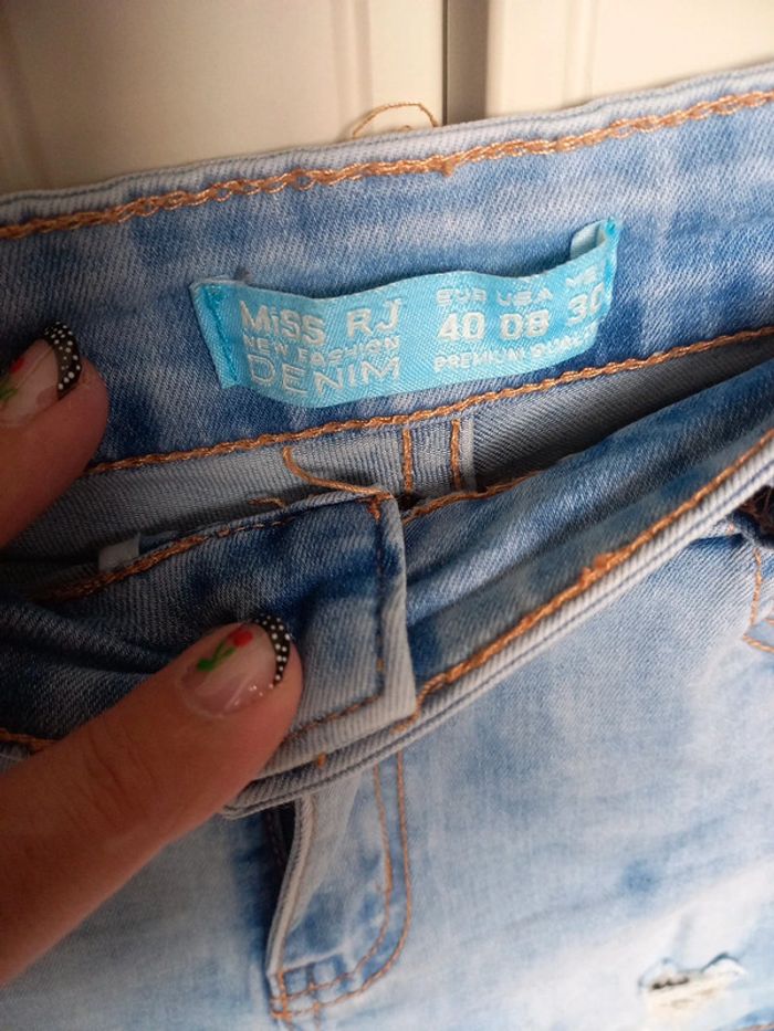 Short en jean troué femme - photo numéro 2
