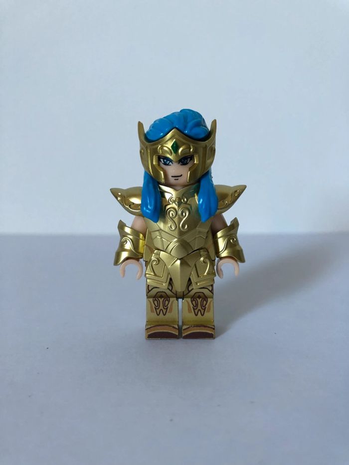 Figurine type lego Chevalier du Verseau. Les chevaliers du zodiaque. Saint Seiya