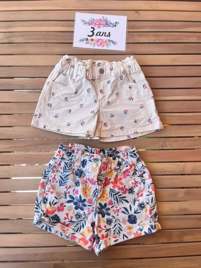 Lot short en jean fleuris 2 ans