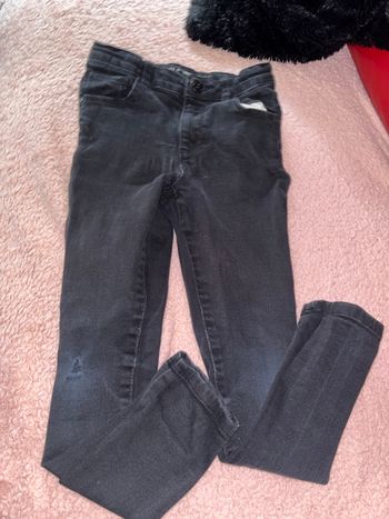 Jean slim noir avec trou 6 ans