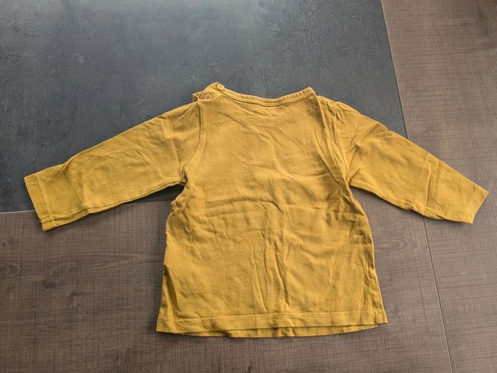 Tee shirt moutarde 9 mois - photo numéro 2