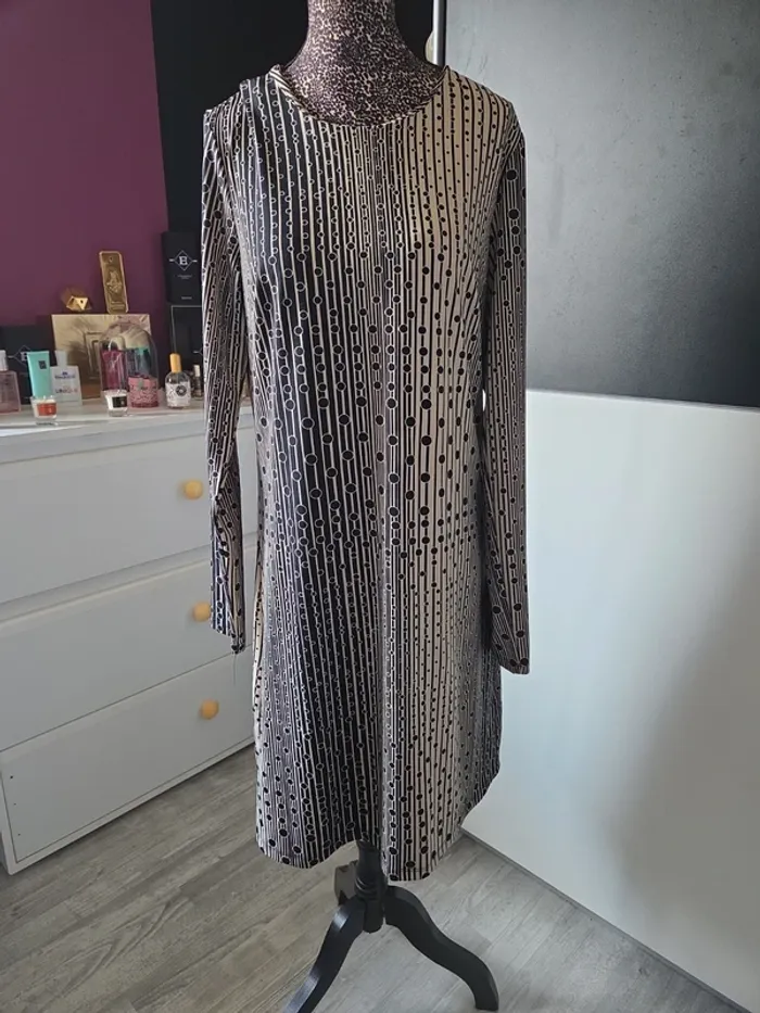 Robe prêt du Corp en taille L