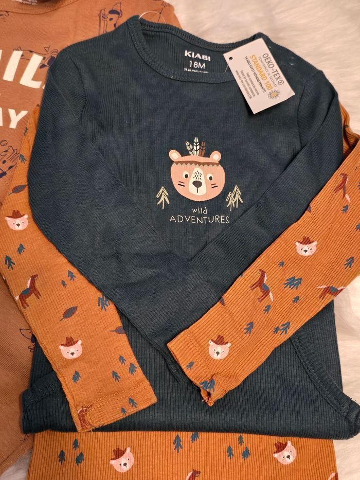 NEUFS (non portés)🏷🏷🤩😍💙SUPERBES  bodies ml et pyjama 18 mois garçon 🤩😍💙 - photo numéro 3