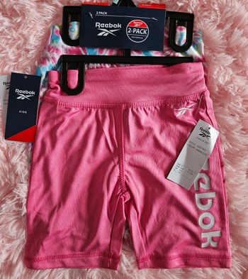 2 shorts Reebok 5 ans