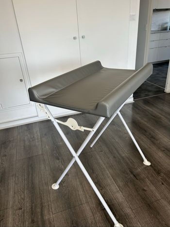 Table à langer pliante très bon état - photo numéro 5