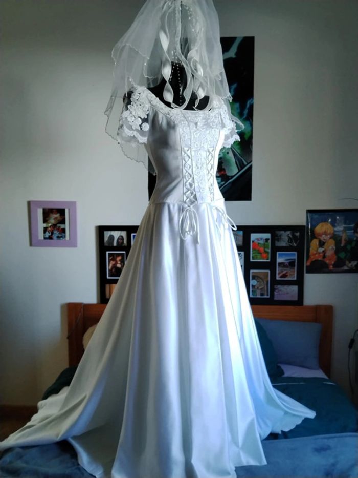 Robe de mariée chic et sophistiquée complicité la fête TBE avec accessoires - photo numéro 13